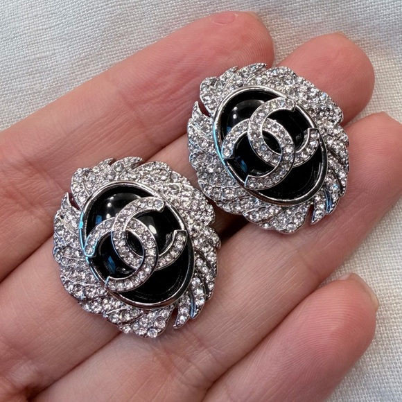 🖤Statement Chanel Black Resin CC Crystal Earrings✨ - Picture 3 of 13